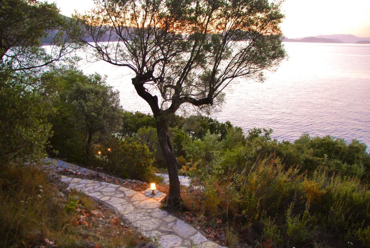 Villa Nautique - Waterfront Sívota Buitenkant foto
